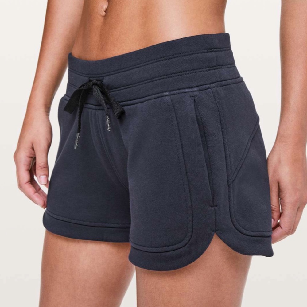 Brand new lululemon hit reset short 3” midnight 8